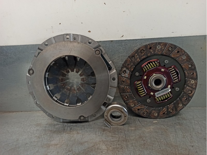 Recambio de kit embrague para suzuki swift sf berlina (ea) referencia OEM IAM SZC565 SZC565 
