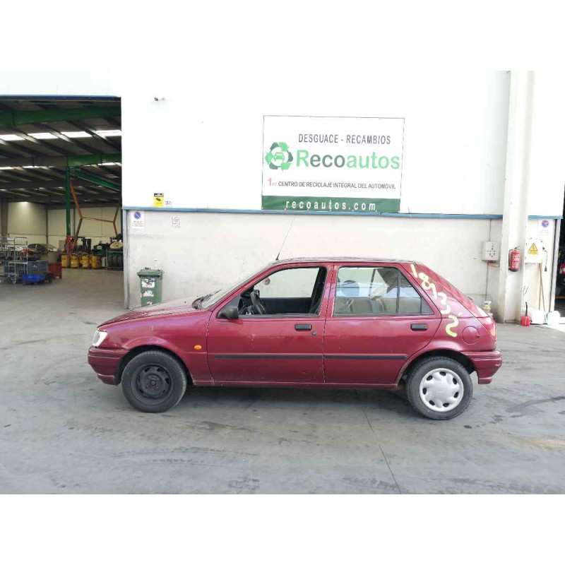 ford fiesta berlina del año 1996