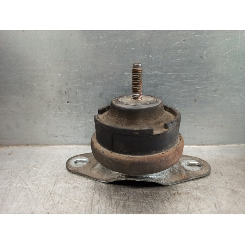 Recambio de soporte motor derecho para citroen saxo 1.5 diesel referencia OEM IAM 184460  