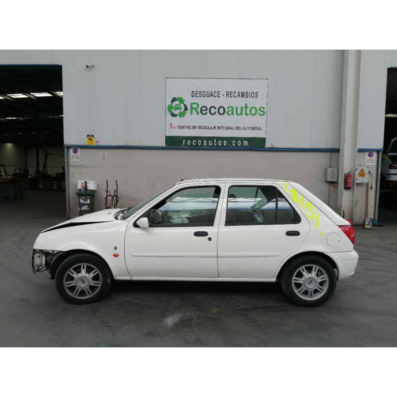 ford fiesta berlina (dx) del año 2001