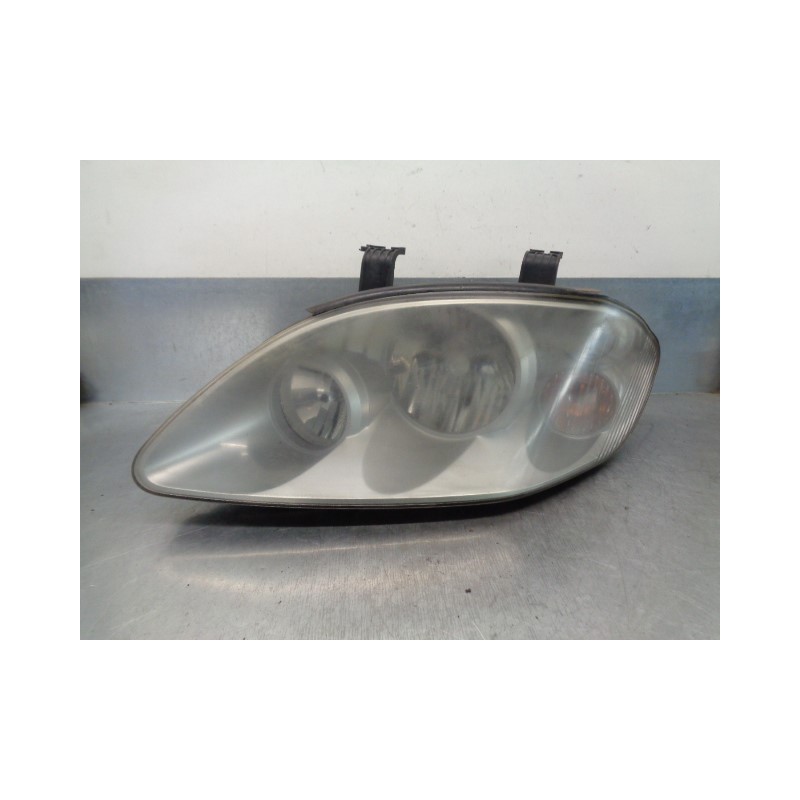 Recambio de faro izquierdo para ssangyong rodius 2.7 turbodiesel cat referencia OEM IAM 8310121303  