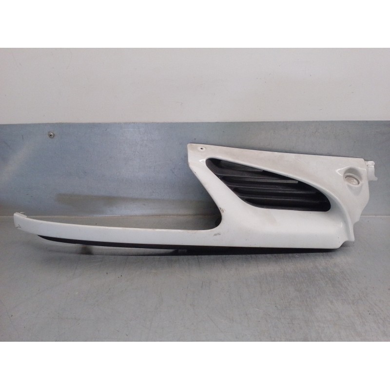 Recambio de rejilla delantera para renault megane i berlina hatchback (ba0) 2.0 cat referencia OEM IAM 7700834201  