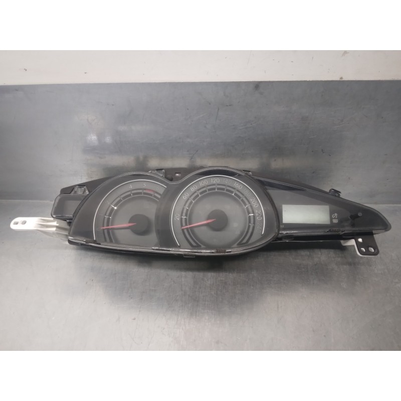 Recambio de cuadro instrumentos para toyota verso 2.0 d-4d cat referencia OEM IAM 838000F070  