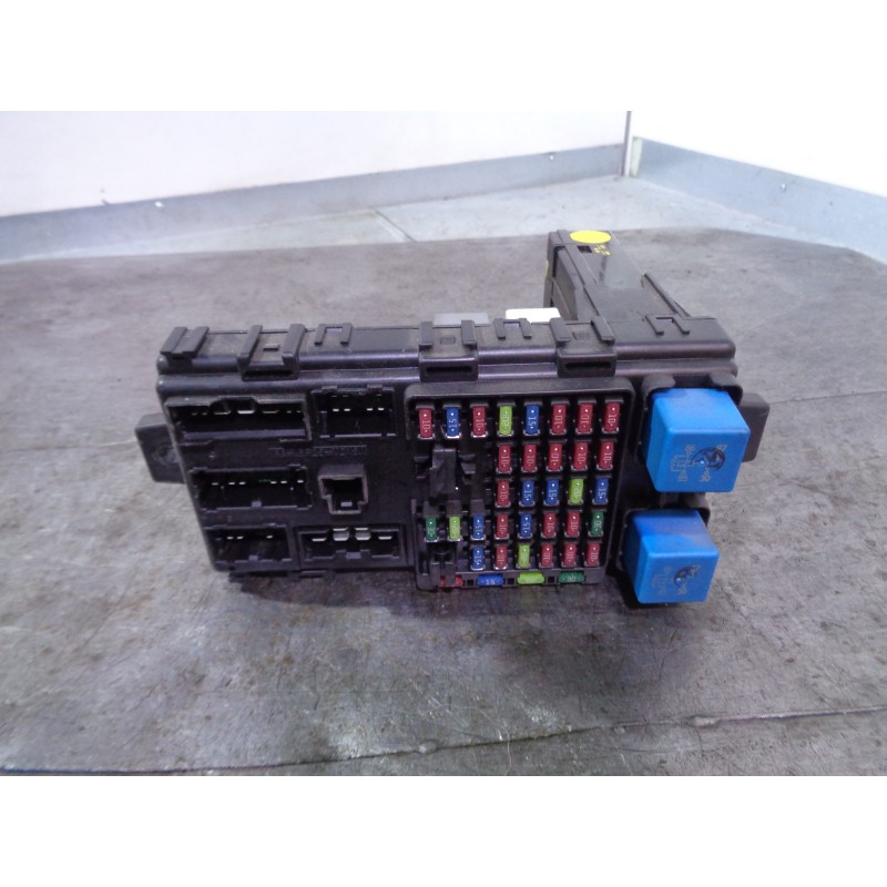 Recambio de caja reles / fusibles para hyundai trajet (fo) 2.0 gls referencia OEM IAM 954003A210 97RA010002 