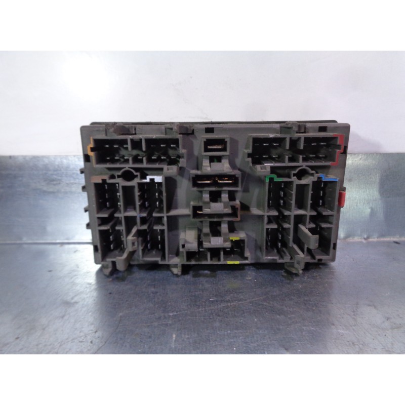 Recambio de caja reles / fusibles para peugeot expert kasten standard 1.9 diesel referencia OEM IAM 9631527980  