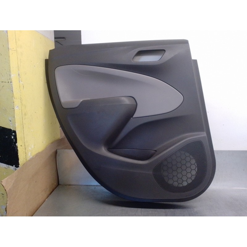 Recambio de guarnecido puerta trasera izquierda para opel crossland x 1.2 referencia OEM IAM 39026937  5 PUERTAS