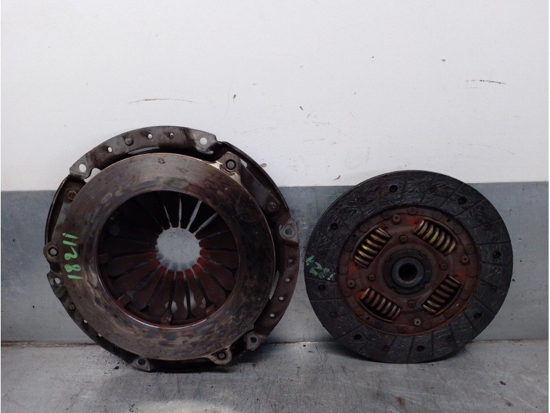 Recambio de kit embrague para daewoo lanos 1.6 cat referencia OEM IAM 96184505  VALEO
