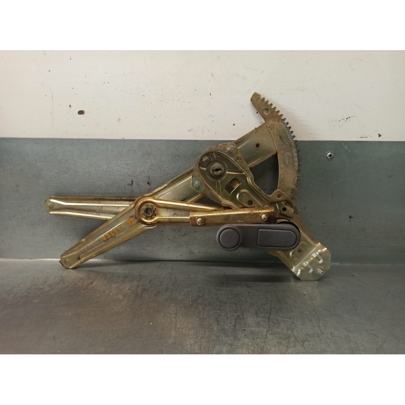 Recambio de elevalunas trasero izquierdo para peugeot 205 berlina 1.1 referencia OEM IAM 922169 MANUAL 5 PUERTAS