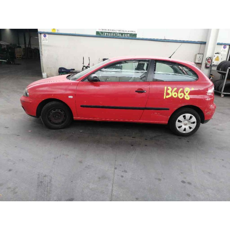 seat ibiza (6l1) del año 2002