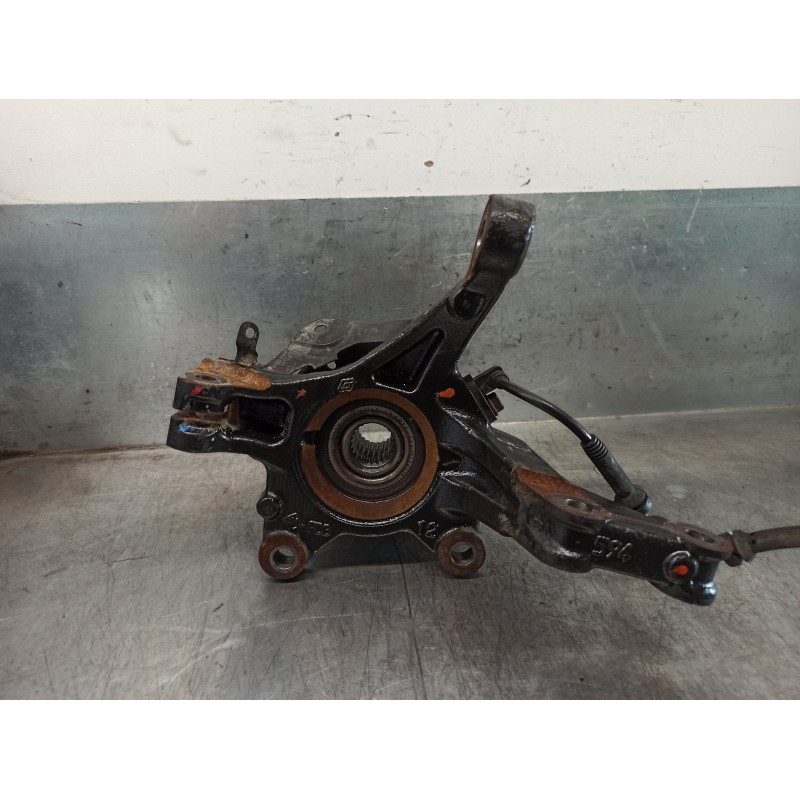 Recambio de mangueta delantera izquierda para renault captur 0.9 energy referencia OEM IAM 400156259R  