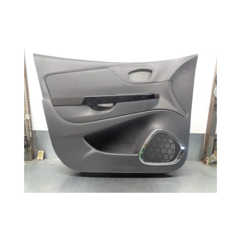 Recambio de guarnecido puerta delantera izquierda para renault captur 0.9 energy referencia OEM IAM 809019807R 