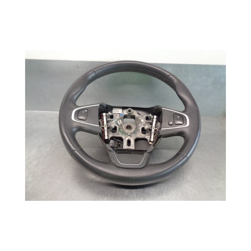 Recambio de volante para renault captur 0.9 energy referencia OEM IAM 484000110R  