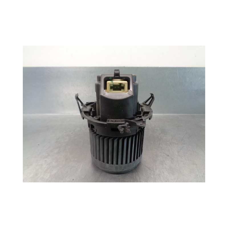 Recambio de motor calefaccion para renault captur 0.9 energy referencia OEM IAM 272101005R 5P3730000 