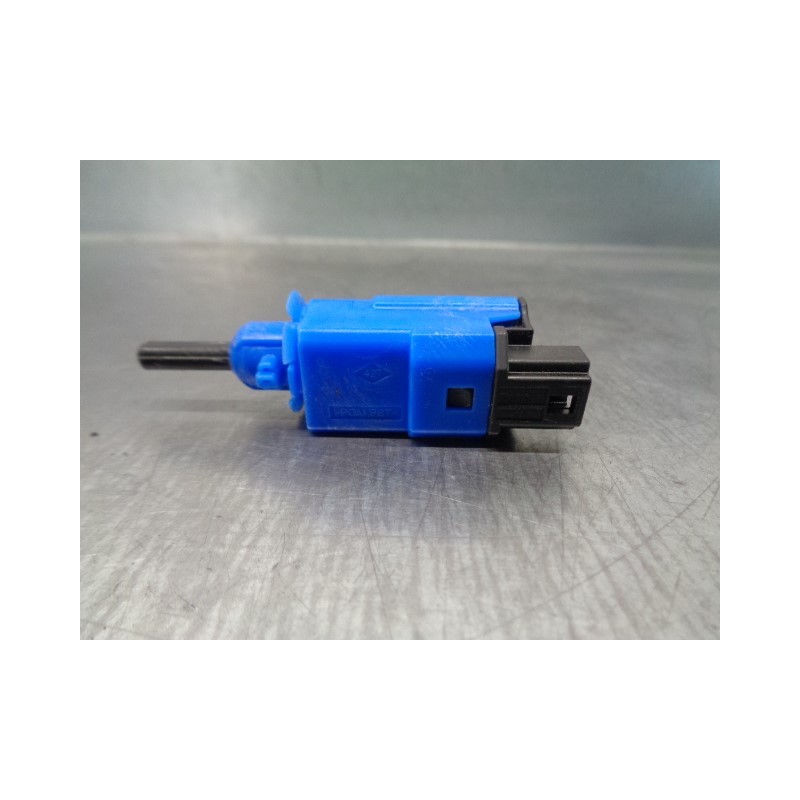 Recambio de interruptor para renault captur 0.9 energy referencia OEM IAM 253251679R  