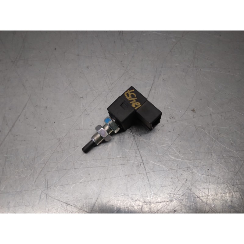 Recambio de interruptor para kia rio 1.4 crdi cat referencia OEM IAM 4731653  