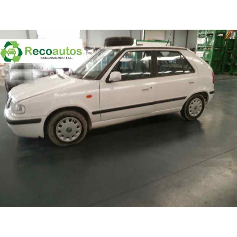 skoda felicia berlina ( 791) del año 2000