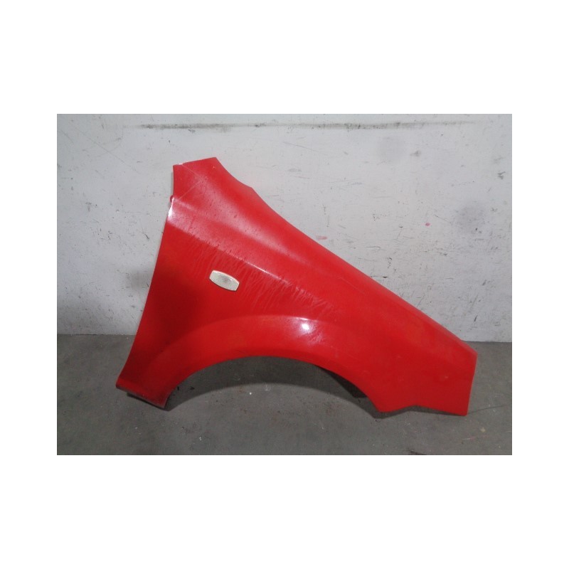 Recambio de aleta delantera derecha para chevrolet nubira wagon 1.8 cat referencia OEM IAM 96474982 ROJA 