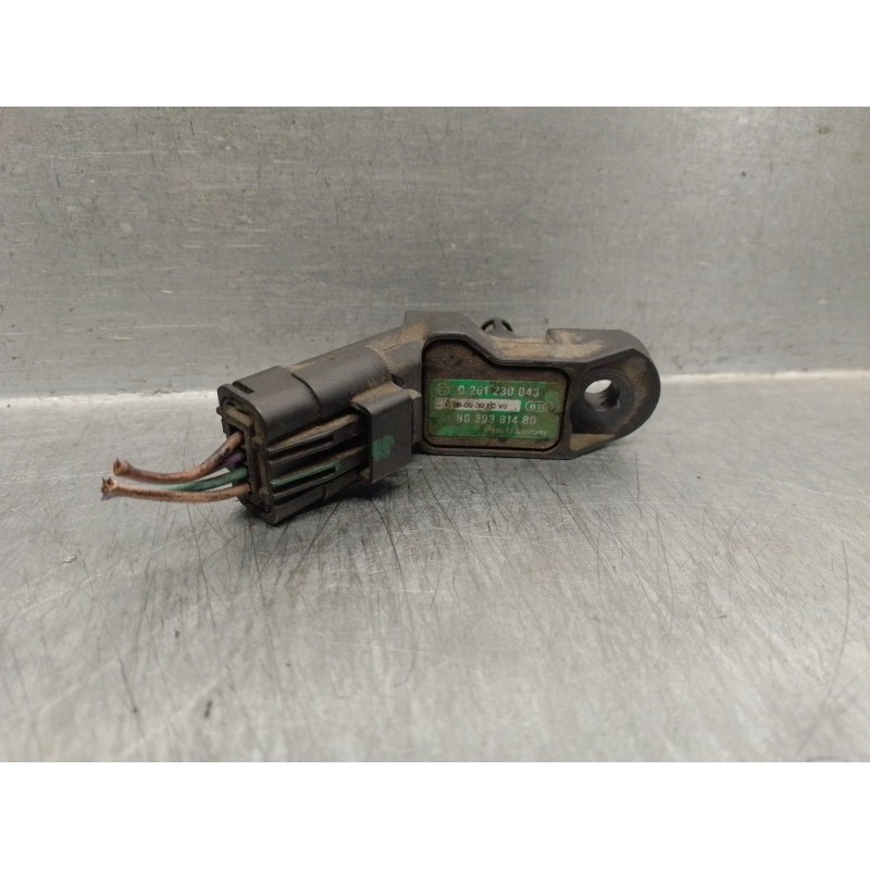 Recambio de sensor presion para peugeot 407 sport referencia OEM IAM 9639381480 0261230043 BOSCH