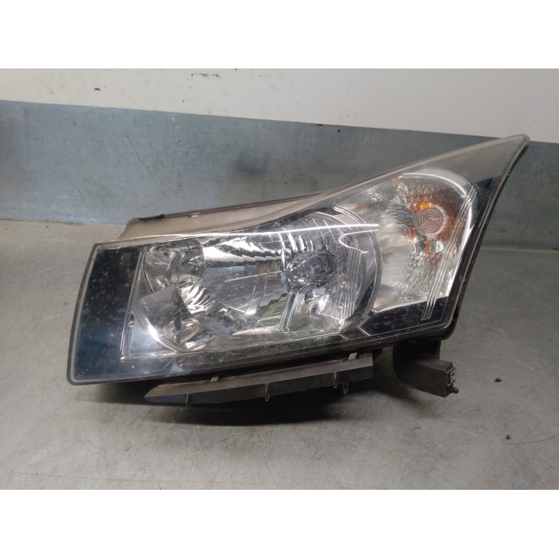 Recambio de faro izquierdo para chevrolet cruze lt referencia OEM IAM 95479488  4 PUERTAS