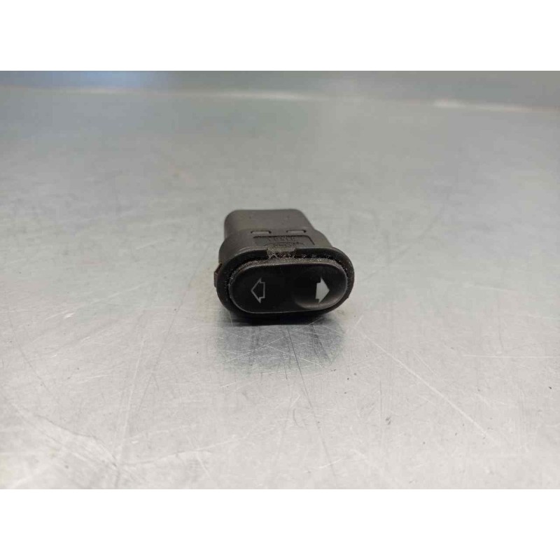 Recambio de mando elevalunas delantero izquierdo para ford fiesta berlina 1.3 cat referencia OEM IAM 91A614529AB  