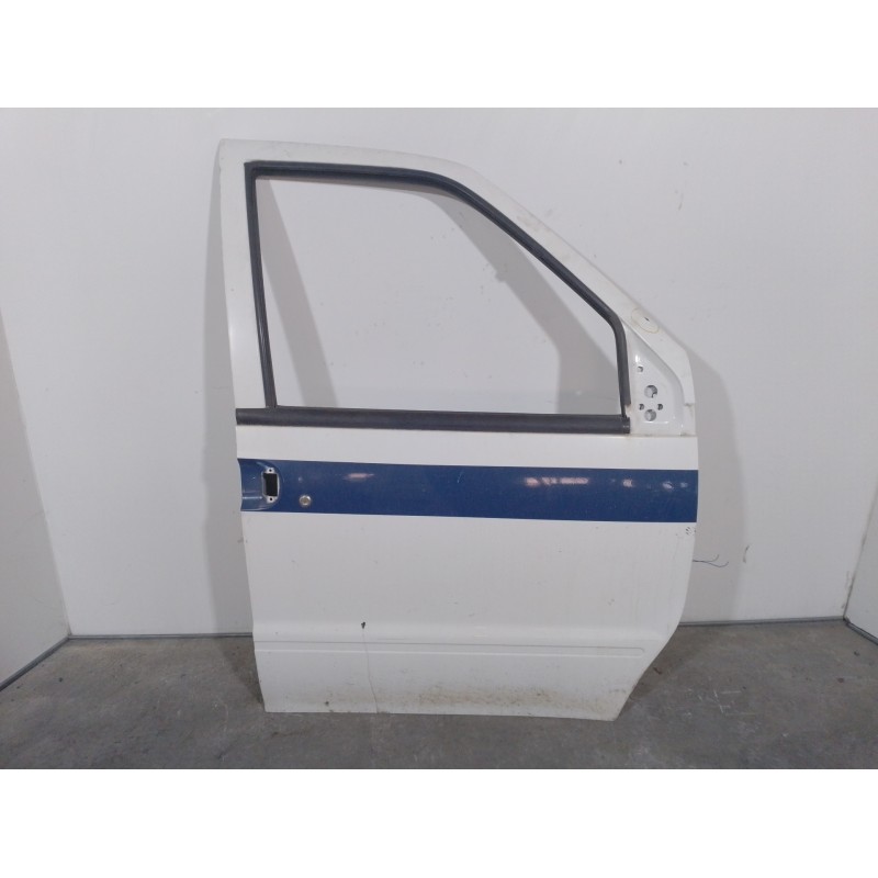 Recambio de puerta delantera derecha para nissan vanette cargo 2.3 diesel referencia OEM IAM 801007C932  