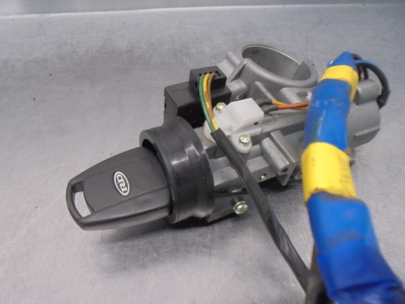 Recambio de conmutador de arranque para ssangyong rodius 2.7 turbodiesel cat referencia OEM IAM 8697008110 7100021206 