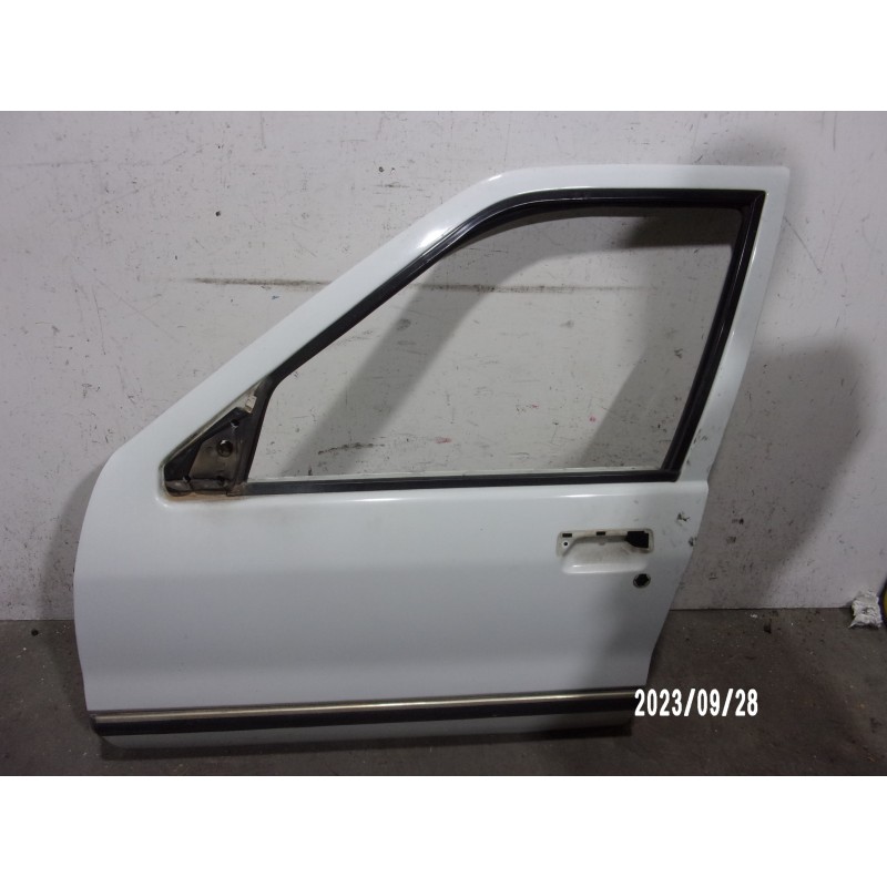 Recambio de puerta delantera izquierda para renault 19 txi 1.7 referencia OEM IAM  BLANCA 5 PUERTAS