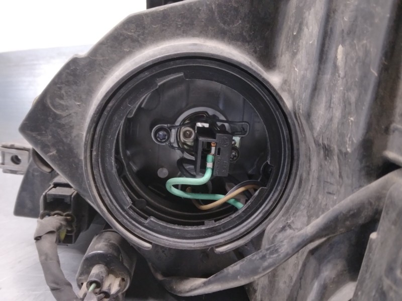Recambio de faro derecho para hyundai i30 1.4 cat referencia OEM IAM 921022R000 5 PUERTAS 