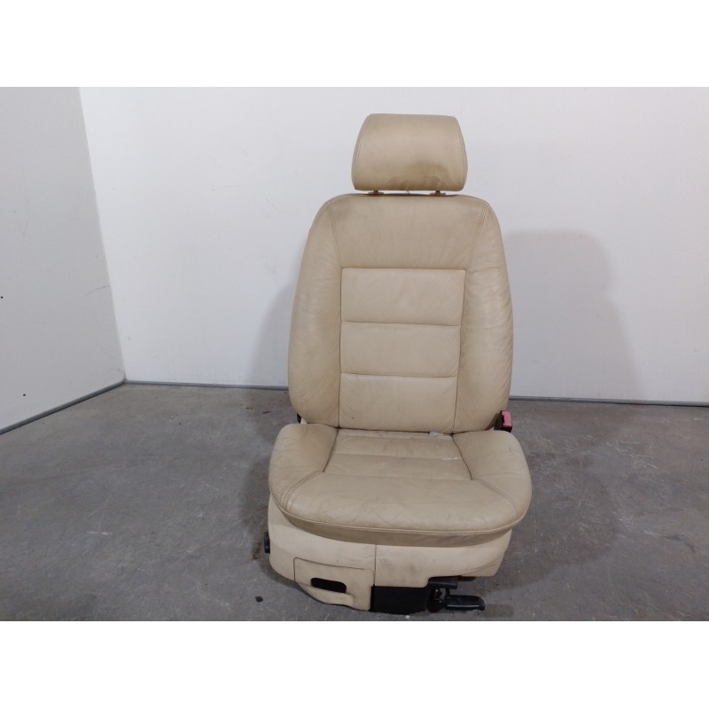 Recambio de asiento delantero derecho para audi a6 berlina (4b2) referencia OEM IAM  CUUERO BEIGE 4 PUERTAS