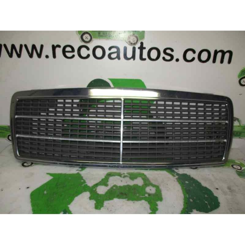 Recambio de rejilla delantera para mercedes clase c (w202) berlina 2.0 16v cat referencia OEM IAM   