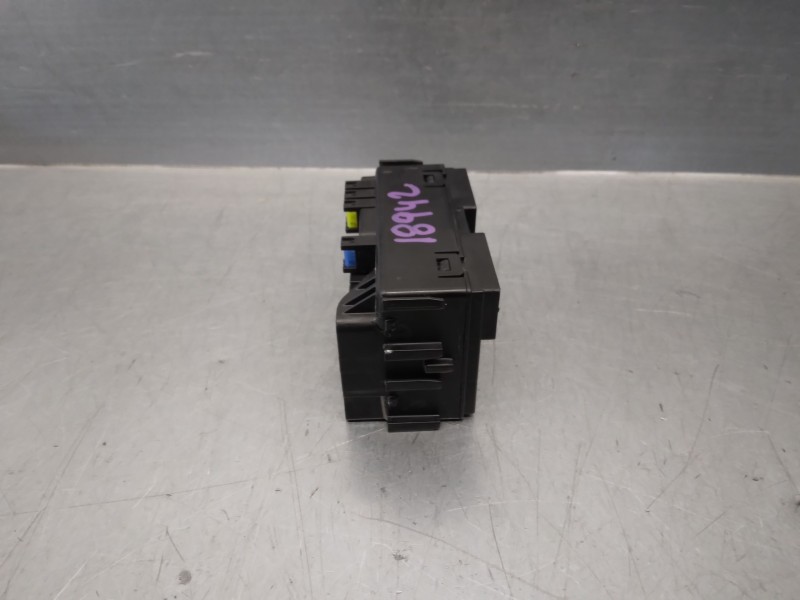 Recambio de caja reles / fusibles para kia xceed 1.4 tgdi cat referencia OEM IAM 91959J1010  