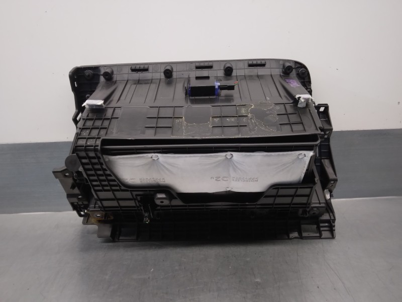 Recambio de guantera para kia xceed 1.4 tgdi cat referencia OEM IAM 84540J7000WK  