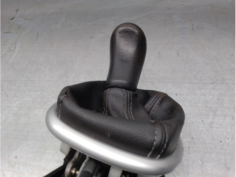 Recambio de palanca cambio para renault scenic ii grand confort dynamique referencia OEM IAM 8200327403  