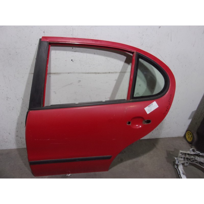 Recambio de puerta trasera izquierda para seat leon (1m1) signo referencia OEM IAM 1M0833055L ROJA 5 PUERTAS