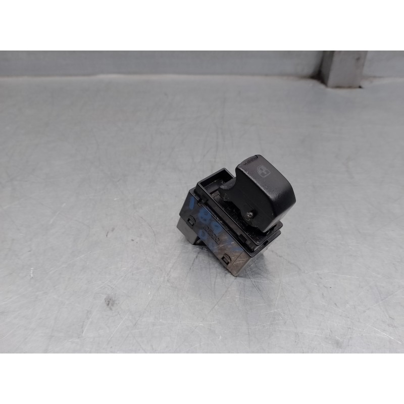 Recambio de mando elevalunas delantero derecho para chevrolet spark 1.2 cat referencia OEM IAM 202008913  