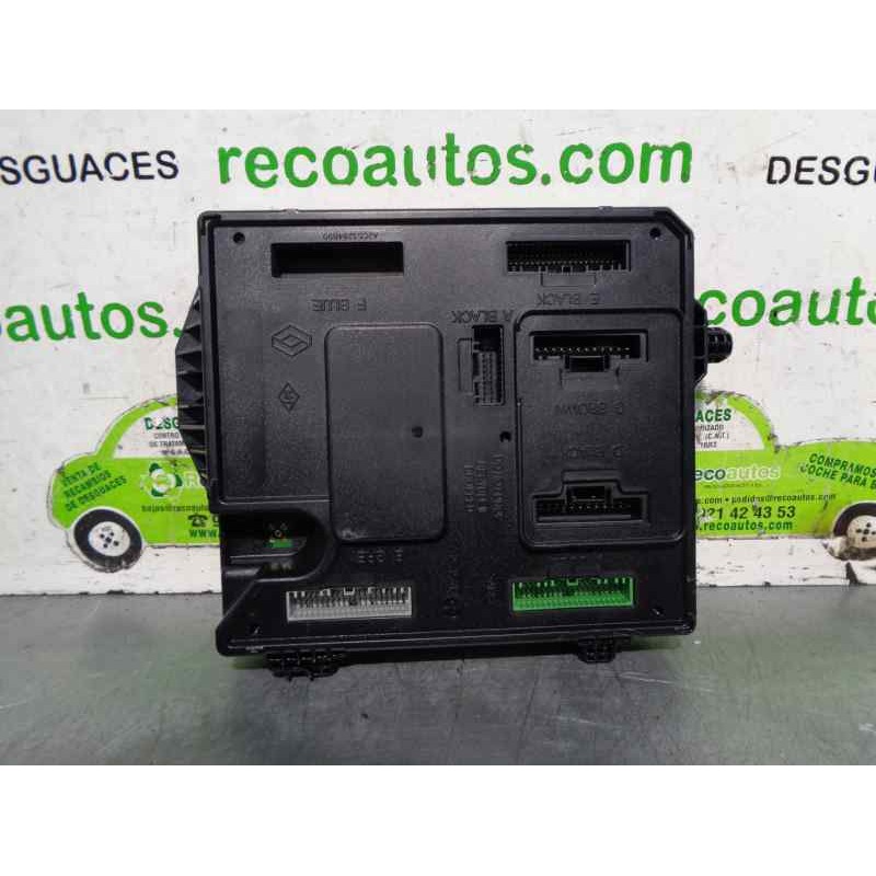 Recambio de caja reles / fusibles para renault scenic iii 1.5 dci diesel fap referencia OEM IAM 284B17882R S180098101 D CONTINEN