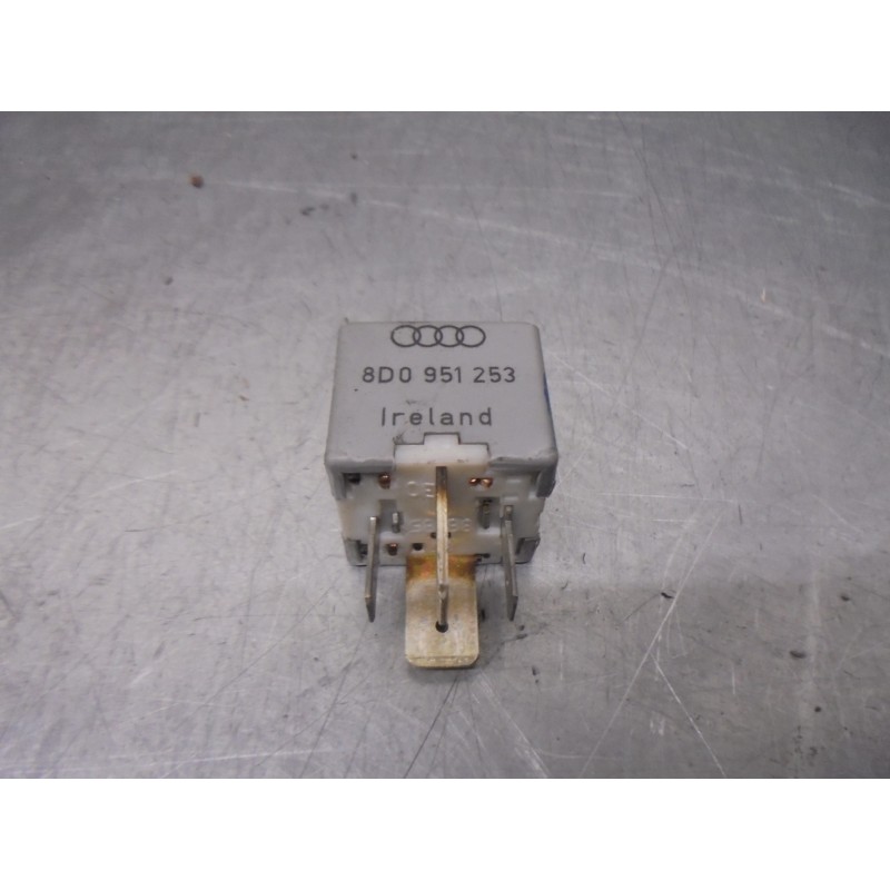 Recambio de rele para audi a4 berlina (b5) 1.9 tdi referencia OEM IAM 8D0951253  