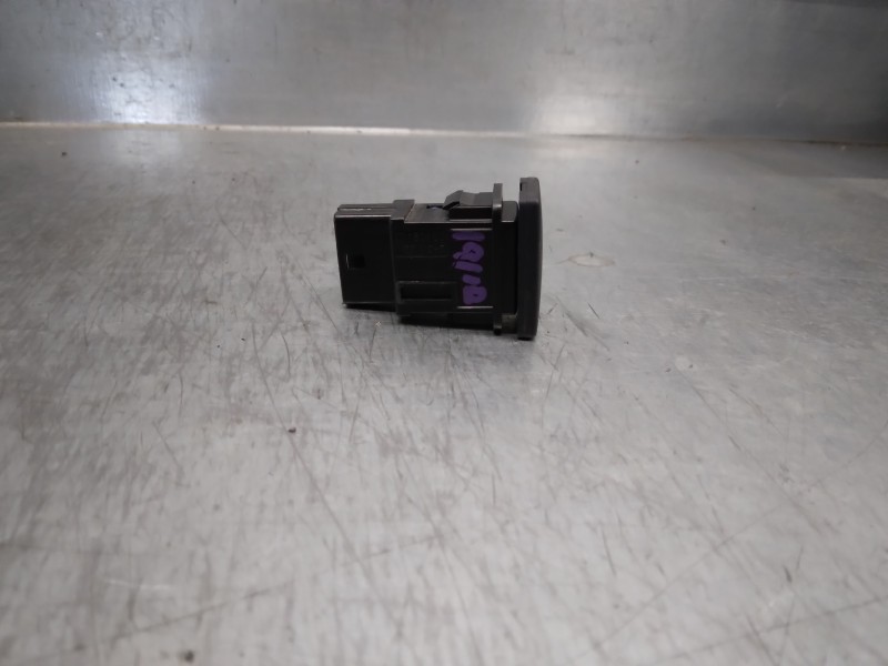 Recambio de interruptor para toyota yaris referencia OEM IAM 849780D040  
