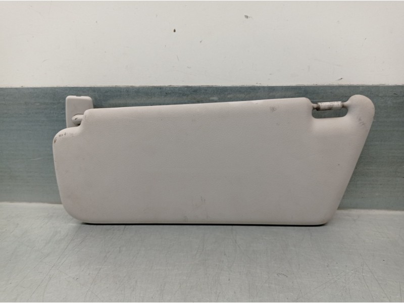 Recambio de parasol derecho para mercedes clase b (w245) 2.0 cat referencia OEM IAM A1698100210  