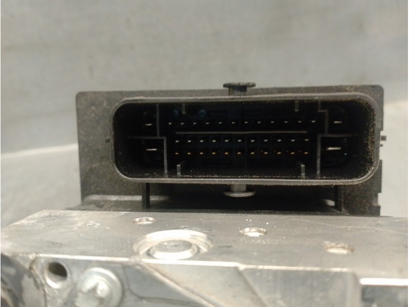 Recambio de abs para peugeot 3008 1.2 12v e-thp / puretech referencia OEM IAM 9674677580 0265230881 BOSCH