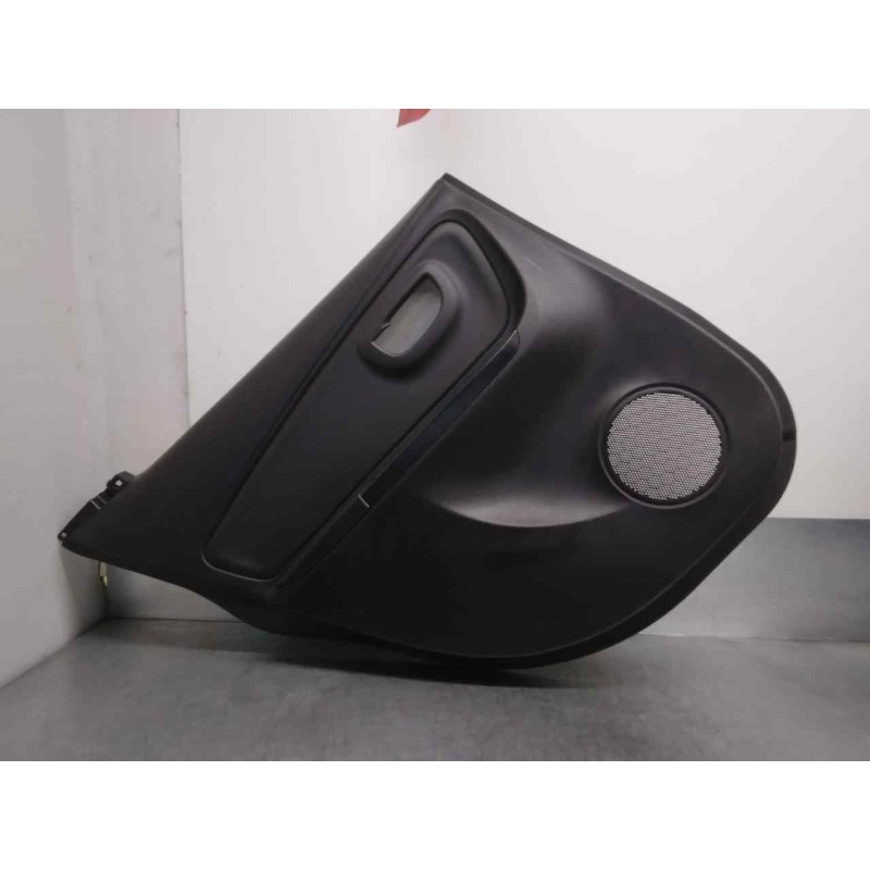 Recambio de guarnecido puerta trasera izquierda para toyota yaris referencia OEM IAM 676400DE0025  5 PERTAS