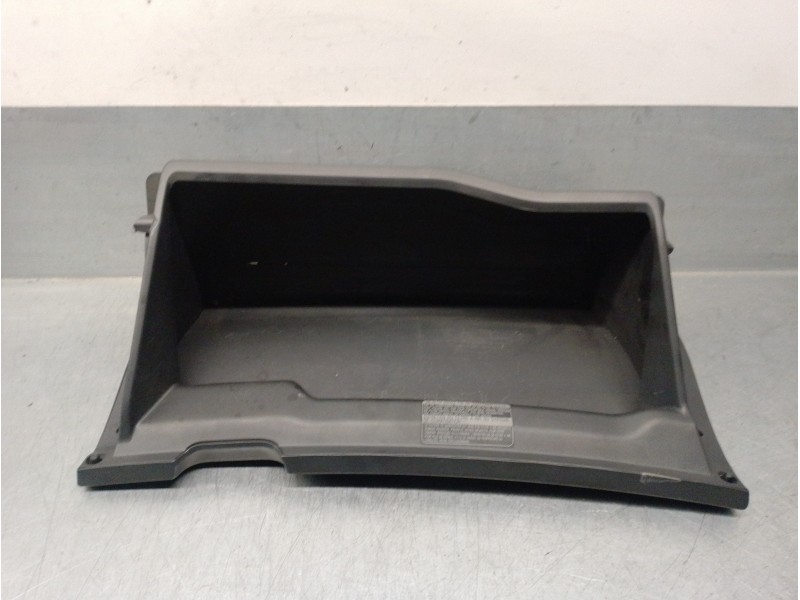Recambio de guantera para toyota corolla (e15) 2.0 turbodiesel cat referencia OEM IAM 5555012460  