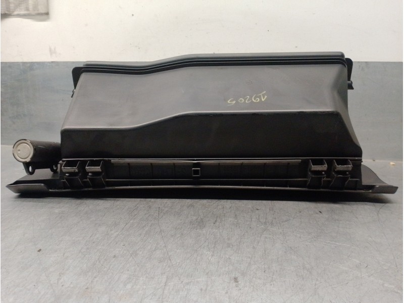Recambio de guantera para toyota corolla (e15) 2.0 turbodiesel cat referencia OEM IAM 5555012460  
