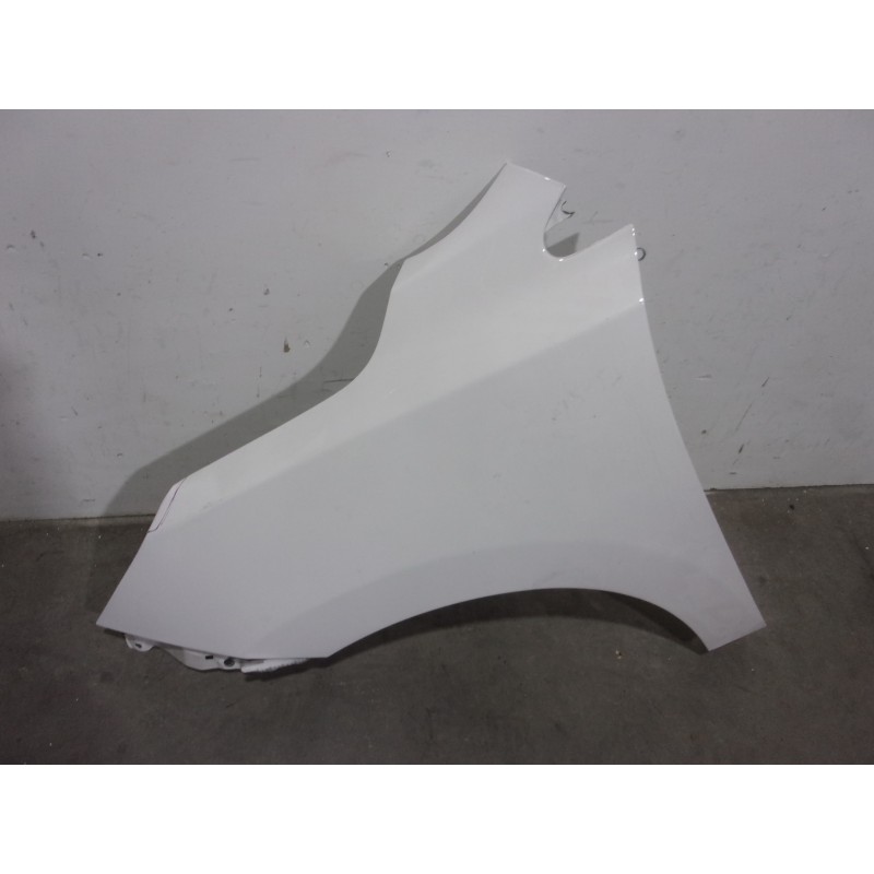 Recambio de aleta delantera izquierda para hyundai ix35 1.7 crdi cat referencia OEM IAM 663112S000 BLANCA 