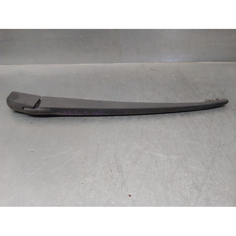 Recambio de brazo limpia trasero para citroen saxo 1.5 diesel referencia OEM IAM 9635402480  