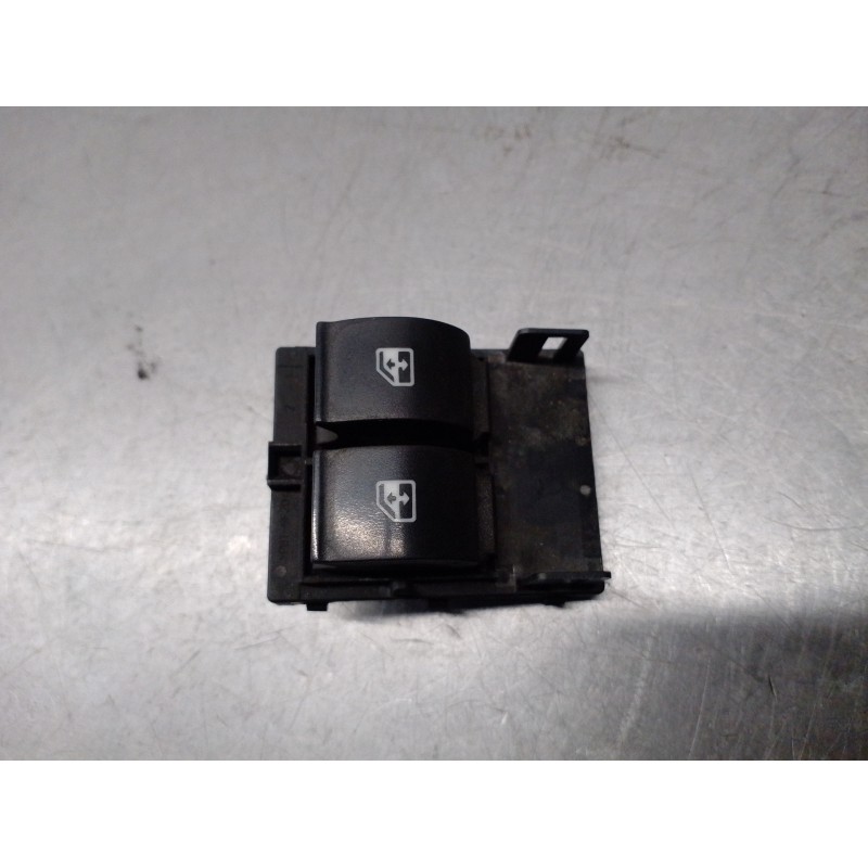 Recambio de mando elevalunas delantero izquierdo para citroen nemo 1.3 hdi fap referencia OEM IAM 7355186540 