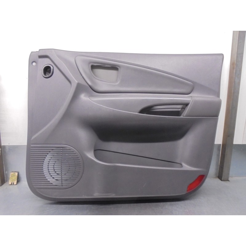 Recambio de guarnecido puerta delantera derecha para hyundai tucson (jm) 2.0 crdi cat referencia OEM IAM 823022E021 