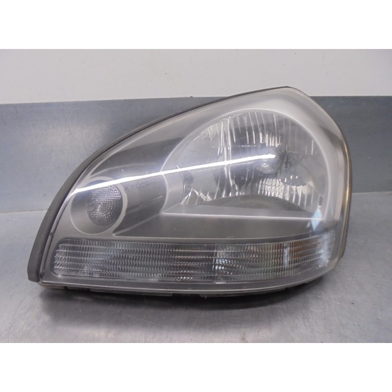 Recambio de faro izquierdo para hyundai tucson (jm) 2.0 crdi cat referencia OEM IAM 921012EXXX 