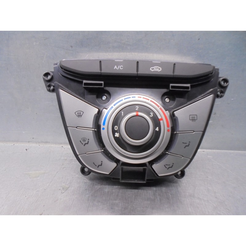 Recambio de mando climatizador para hyundai ix20 1.4 crdi cat referencia OEM IAM 972501K520  