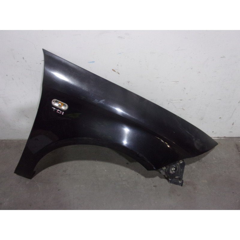 Recambio de aleta delantera derecha para seat toledo (5p2) 2.0 tdi referencia OEM IAM 5P0821022A NEGRA 